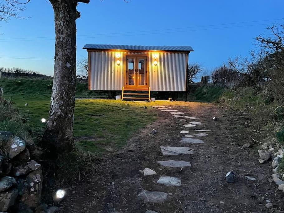 The Hut@Trefechan Wen - Coastal Coziness! Villa Goodwick Exterior photo